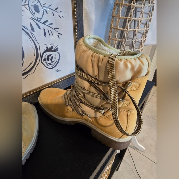 Timberland Women's Puffy Shearling Slip On Tie Up Half Calf Boots 8.5 - Picture 8 of 11